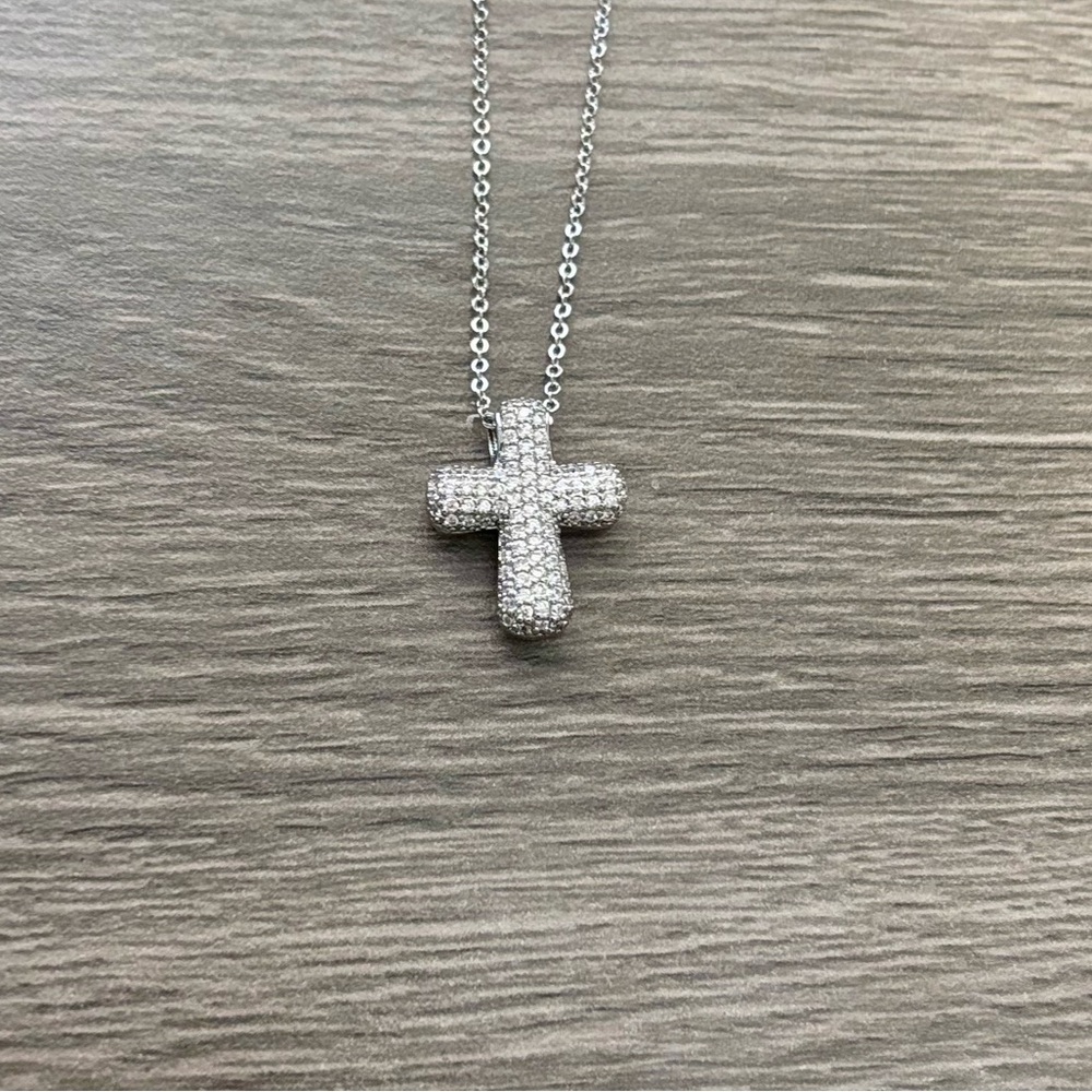 Gorgeous new crystal cross necklace
